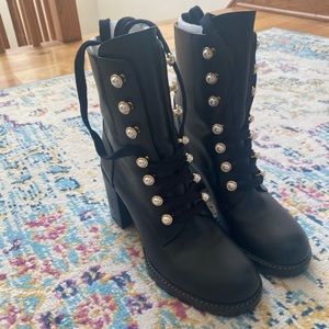 NEW Stuart Weitzman Ivey leather booties (7B)